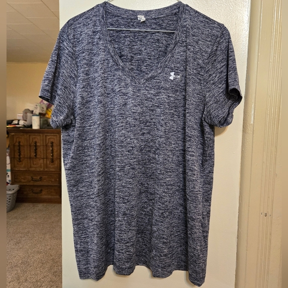 Under Armour heathered black athletic tee size XL in great condition - Picture 2 of 4